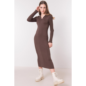 Hnedé dámske pletené dlhé šaty 15999-brown Veľkosť: M